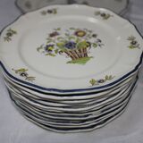 Service at Dessert Saint-Amand Vieux Delft