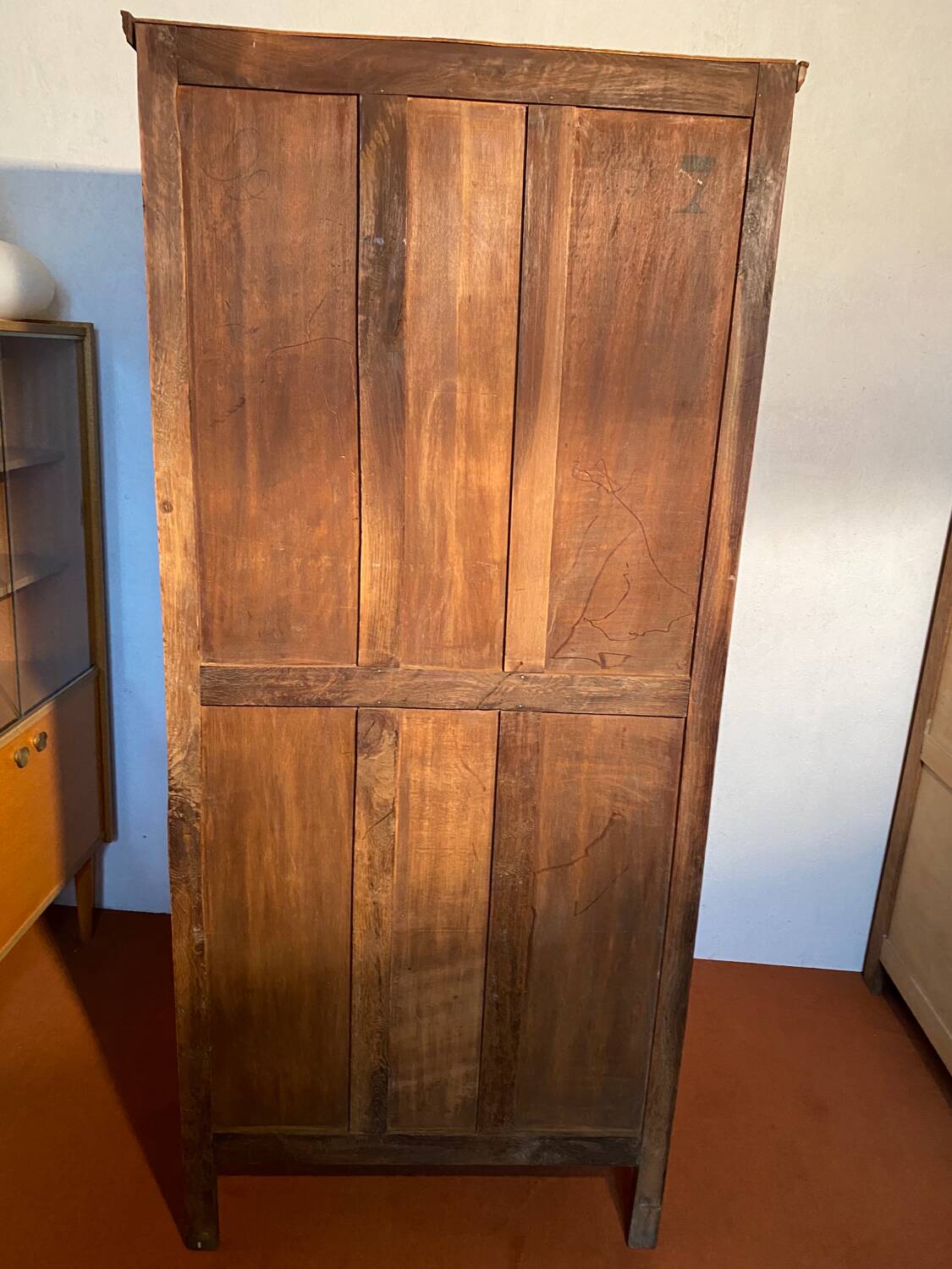 Small Parisian wardrobe