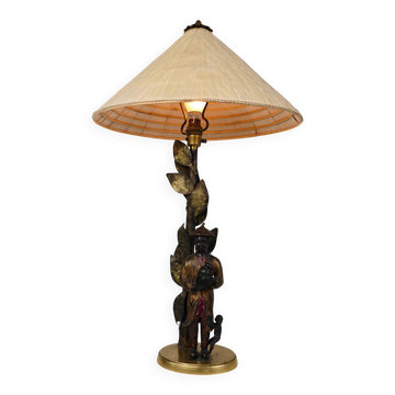 Belle lampe de table en bronze chinoiserie avec garçon, singe et arbre – vers 1940