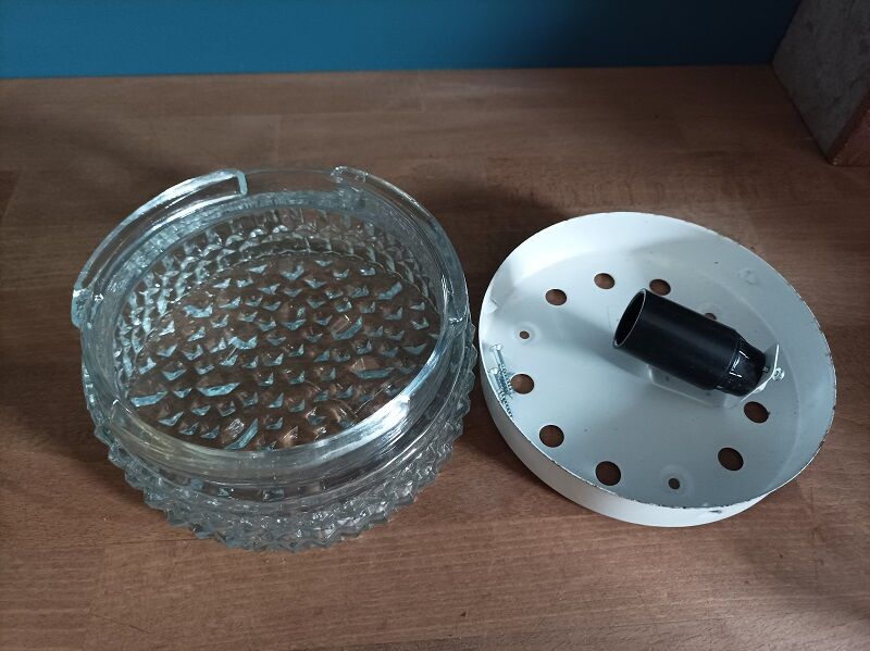 Ceiling lamp in molded glass