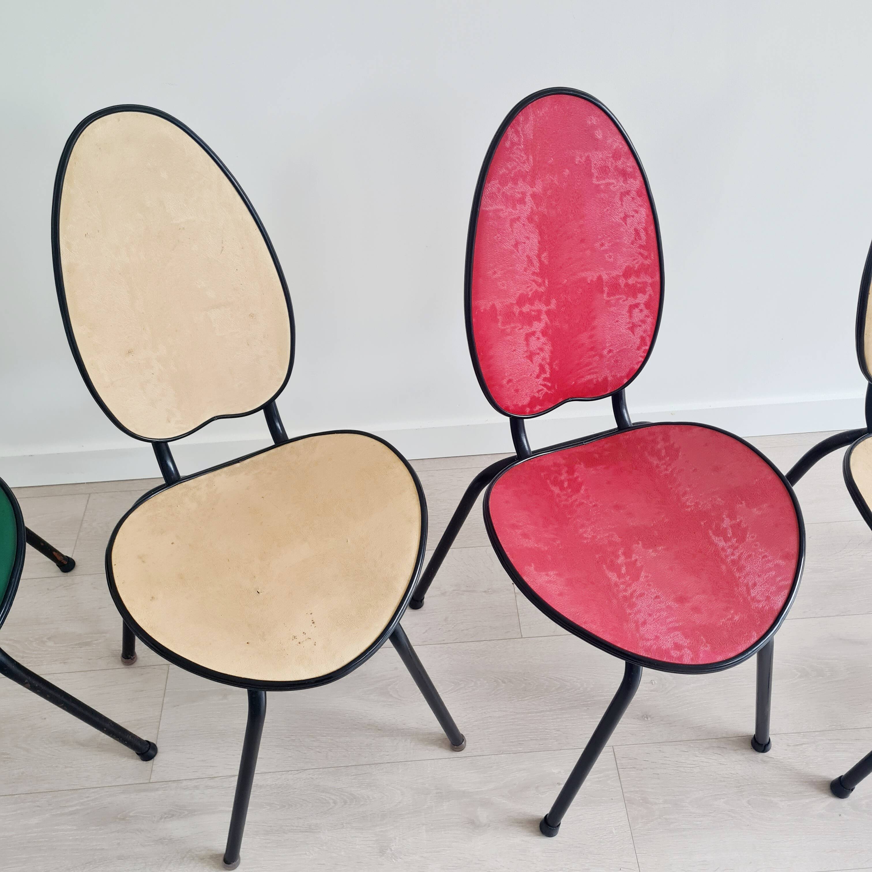 Suite de 5 chaises années 50