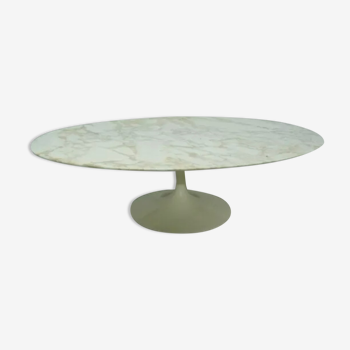 Oval dining table by Eero Saarinen for Knoll studio
