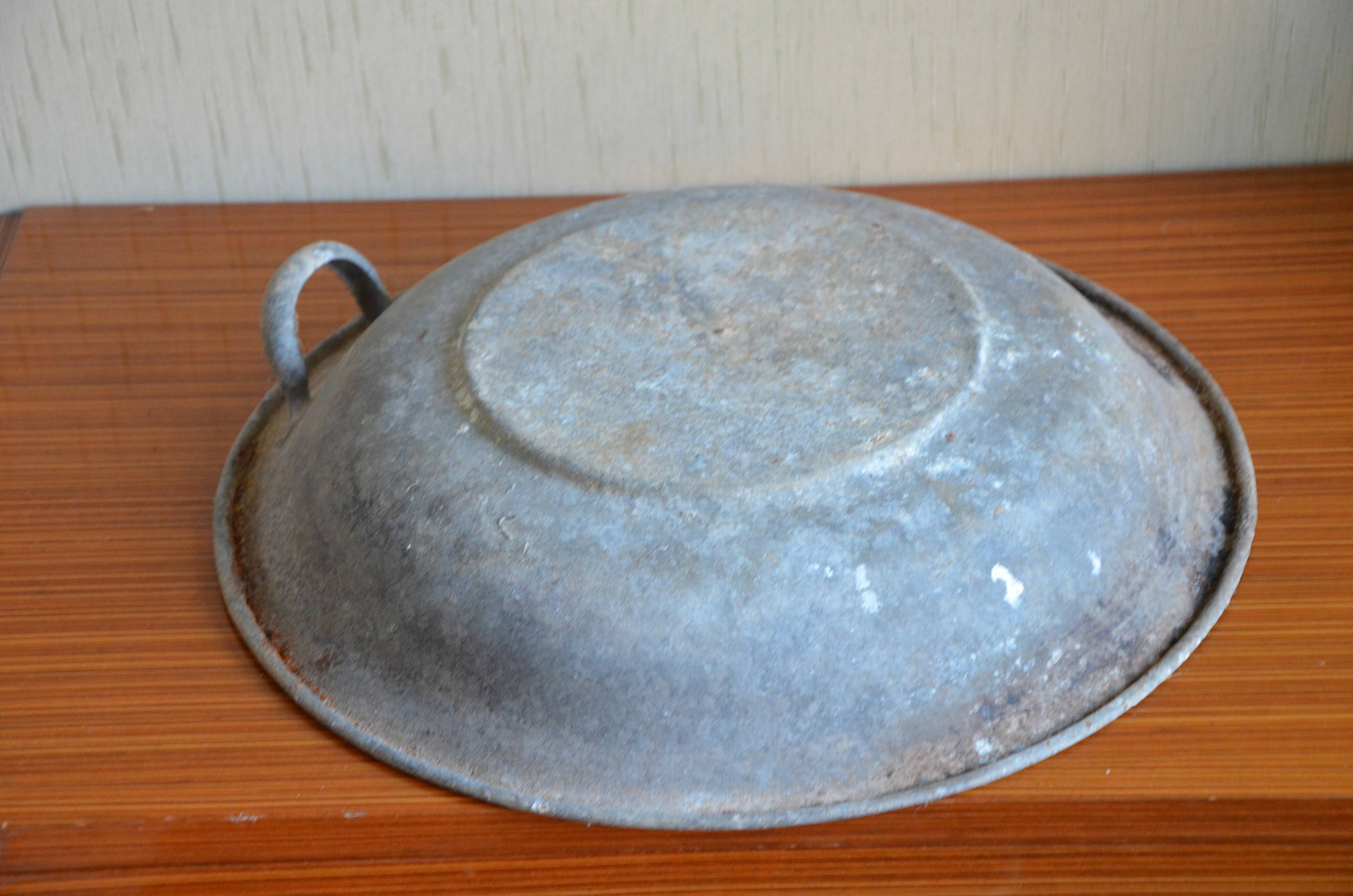 Zinc saucer