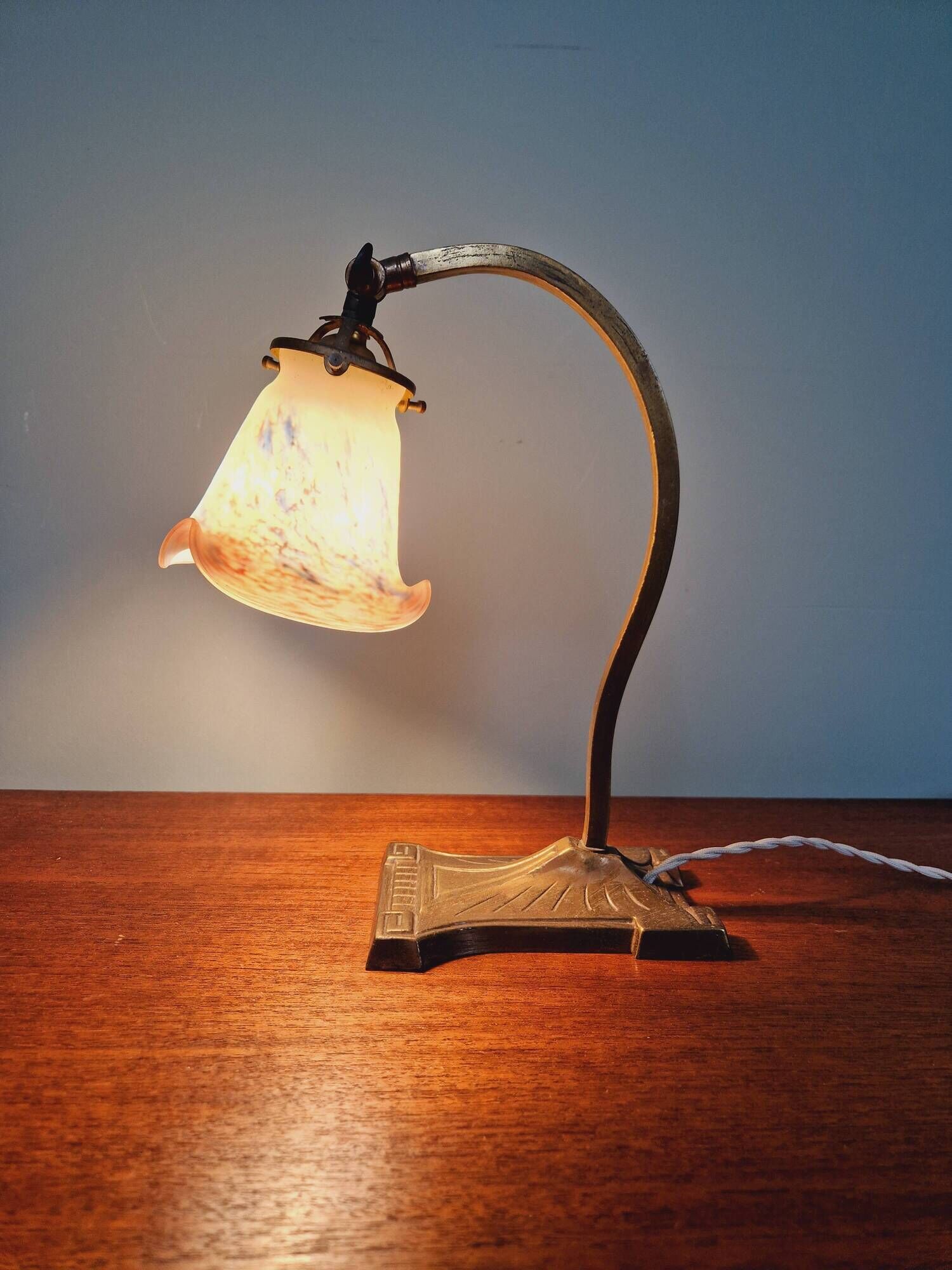 Art Deco desk lamp, signed Le verre Français, 1920s-30s
