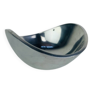 Vintage organic-shaped aluminium catchall.