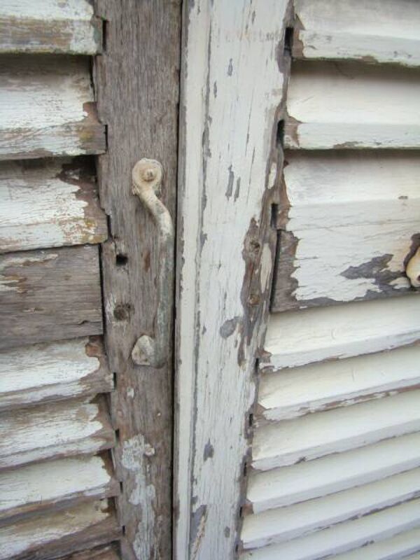 Paire de volets bois lamelles ancien