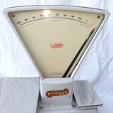 Old store scale