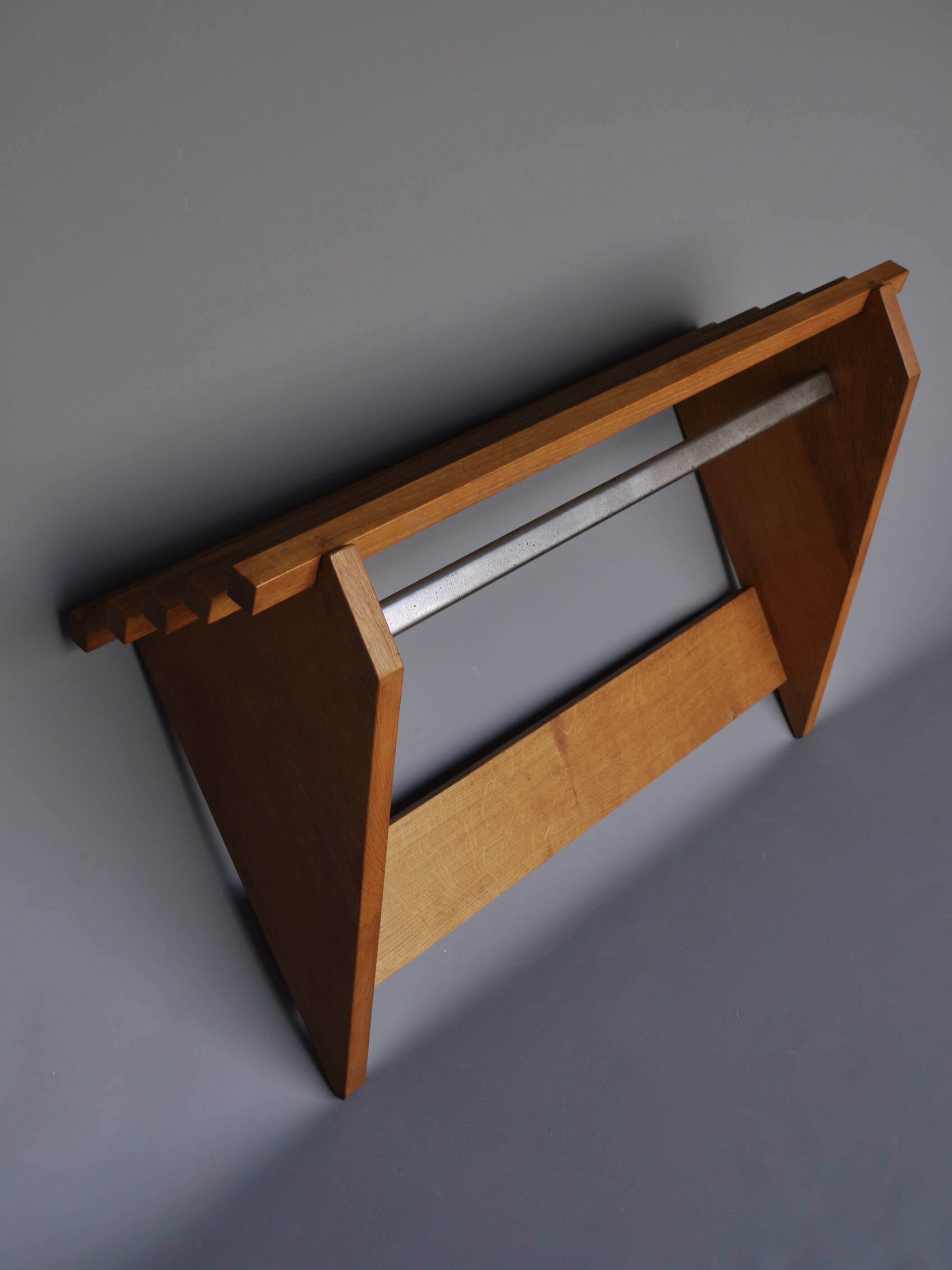 Porte-manteau moderniste hollandais en chêne. années 1930
