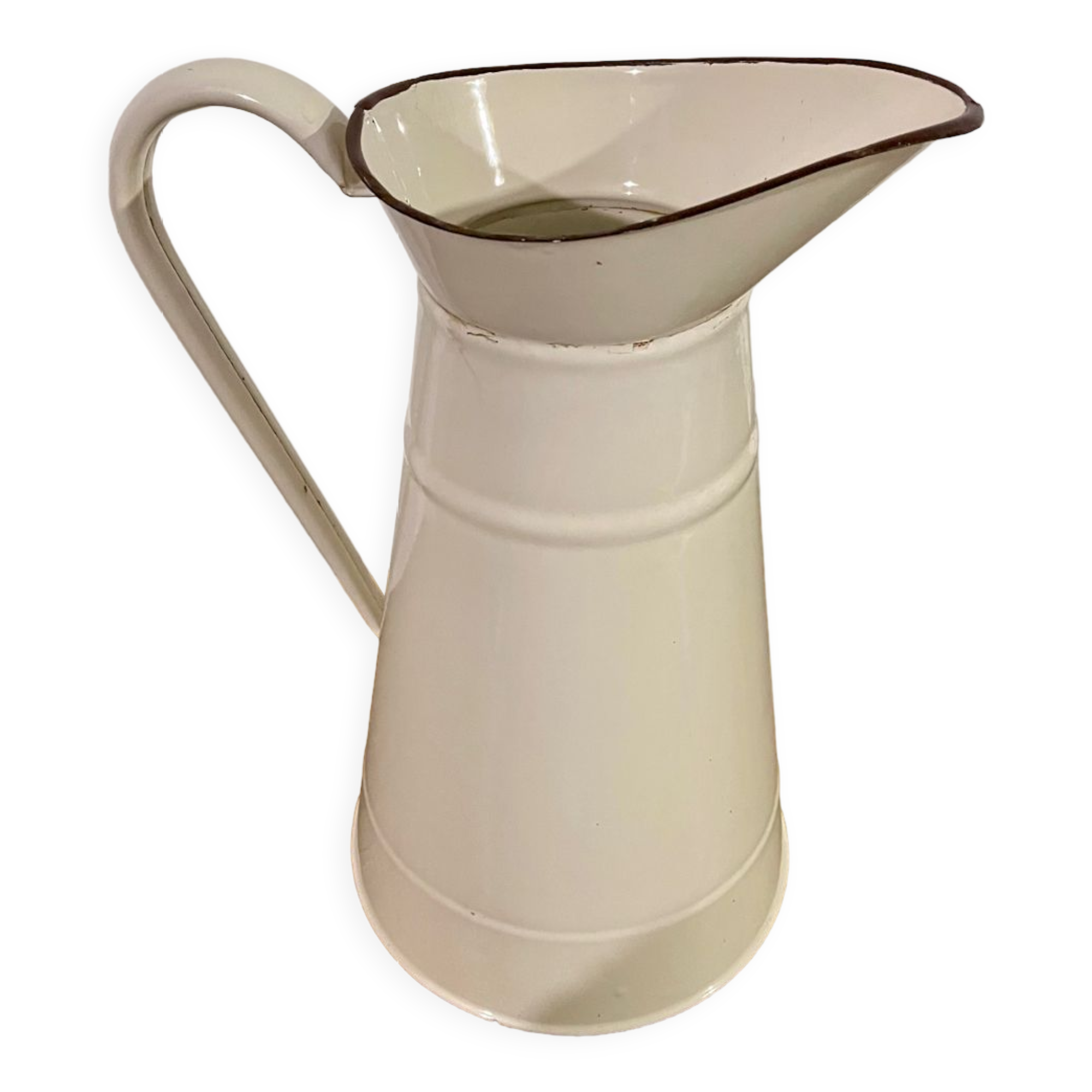 Enamelled sheet metal pitcher