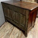 Curved and carved Lyonnaise chest of drawers from the Louis XV period in solid walnut
