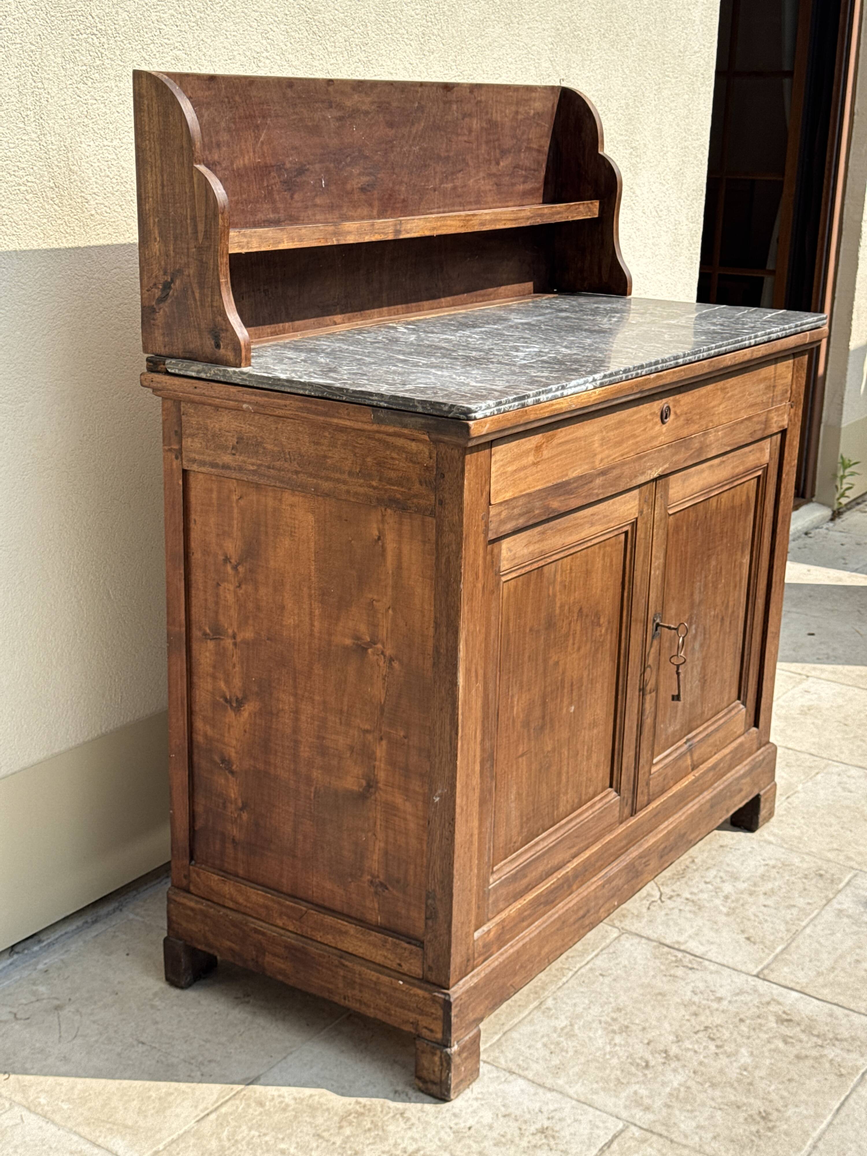Grand buffet, meuble de toilette ancienne à dessus de marbre XIXe