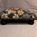Floral foot rest