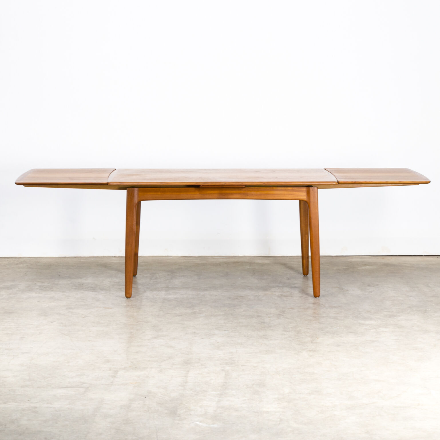 Danish extendable dining table 60