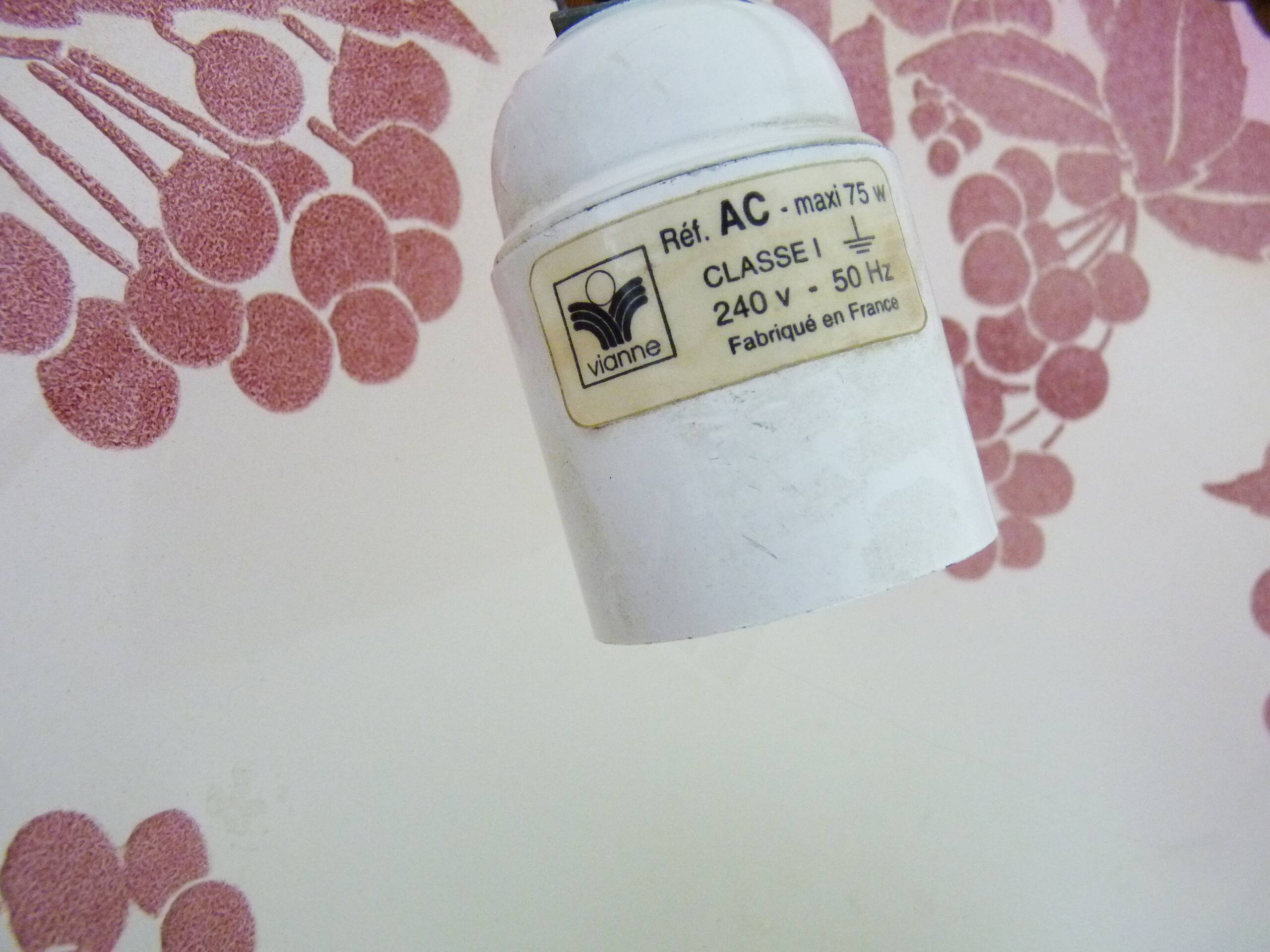 Magnificent Vianne Art Nouveau style 1-burner basin, in patterned purple glass