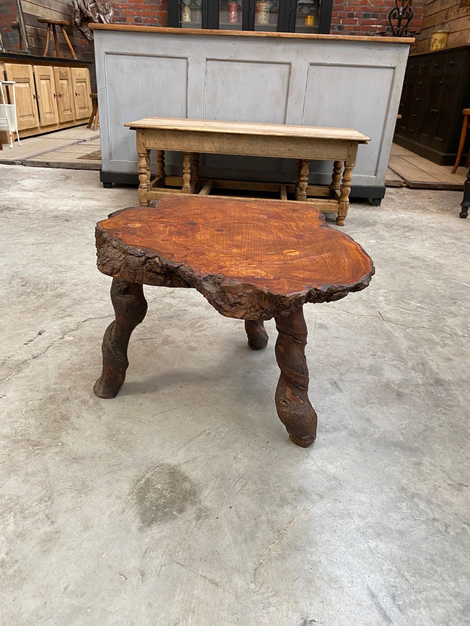 Set de 3 tables basses brutalistes