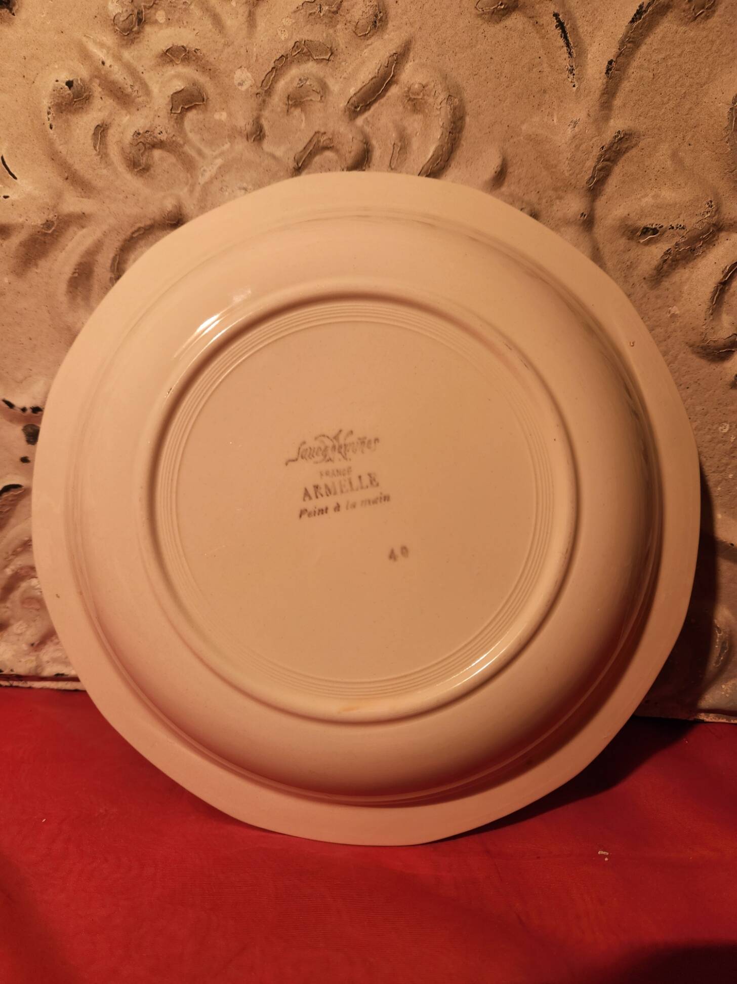 Hollow round plate Armelle Sarreguemines hand-painted