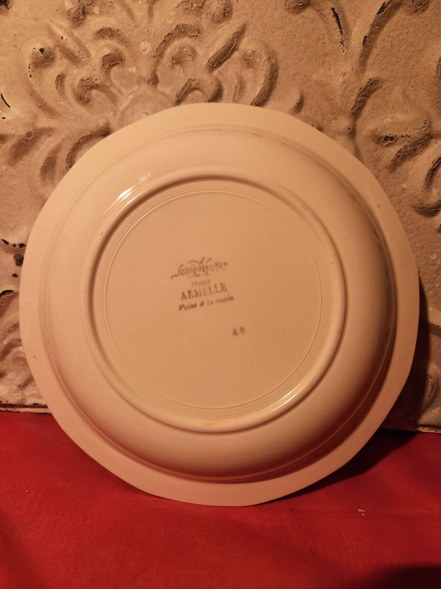 Plat rond creux Armelle Sarreguemines peint à la main