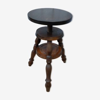 Tripod screw stool