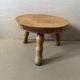 Petit tabouret en bois massif