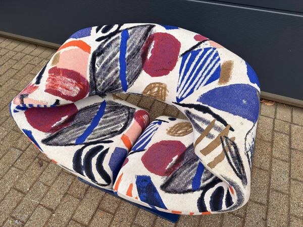 Artifort Ribbon chair van Pierre Paulin, Pierre Frey: La Toile du Paintre