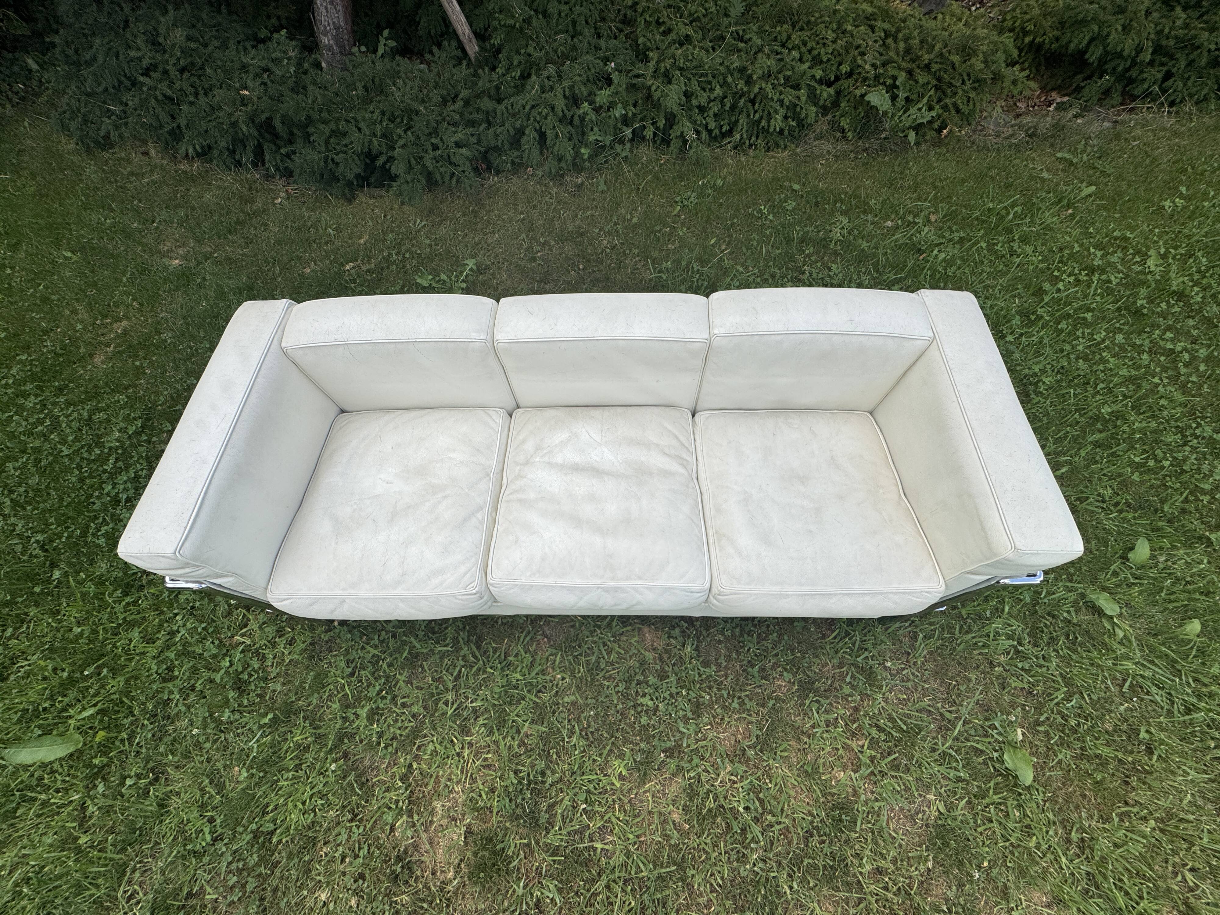 3-seater sofa 'LC2' by Le Corbusier, P. J, C. Perriand for Cassina