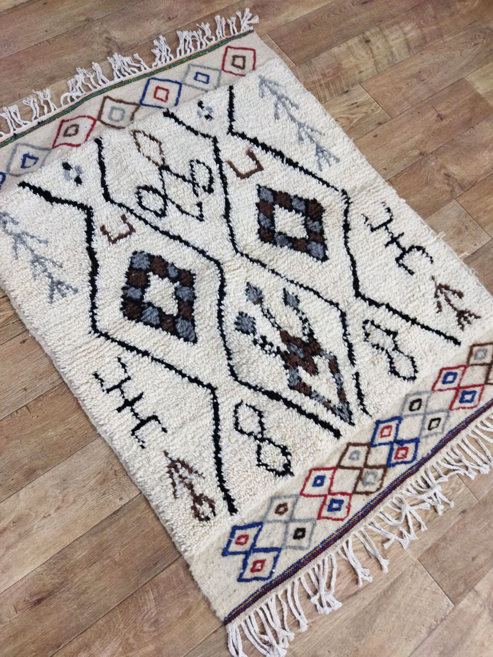 Moroccan berber carpet 141x108cm