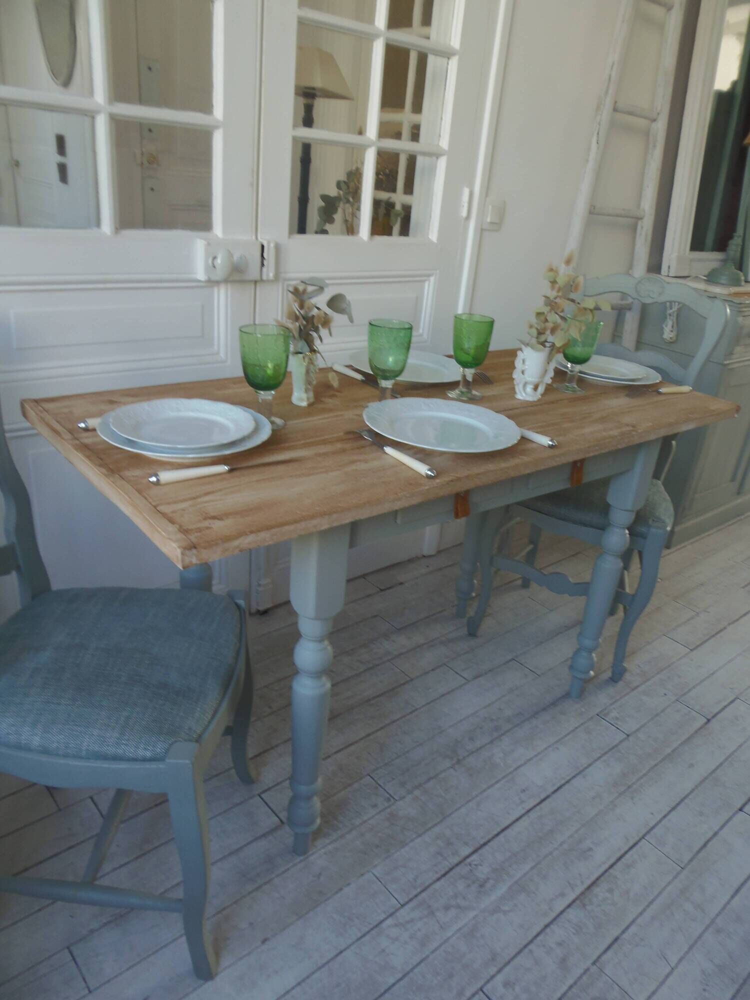 Vintage farm table, base and belt re-enchanted in verdigris, wooden top.
