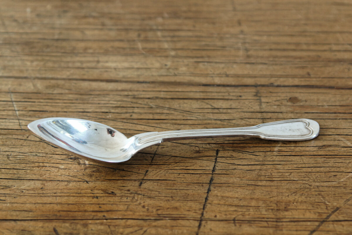 Set of 6 silver metal dessert spoons