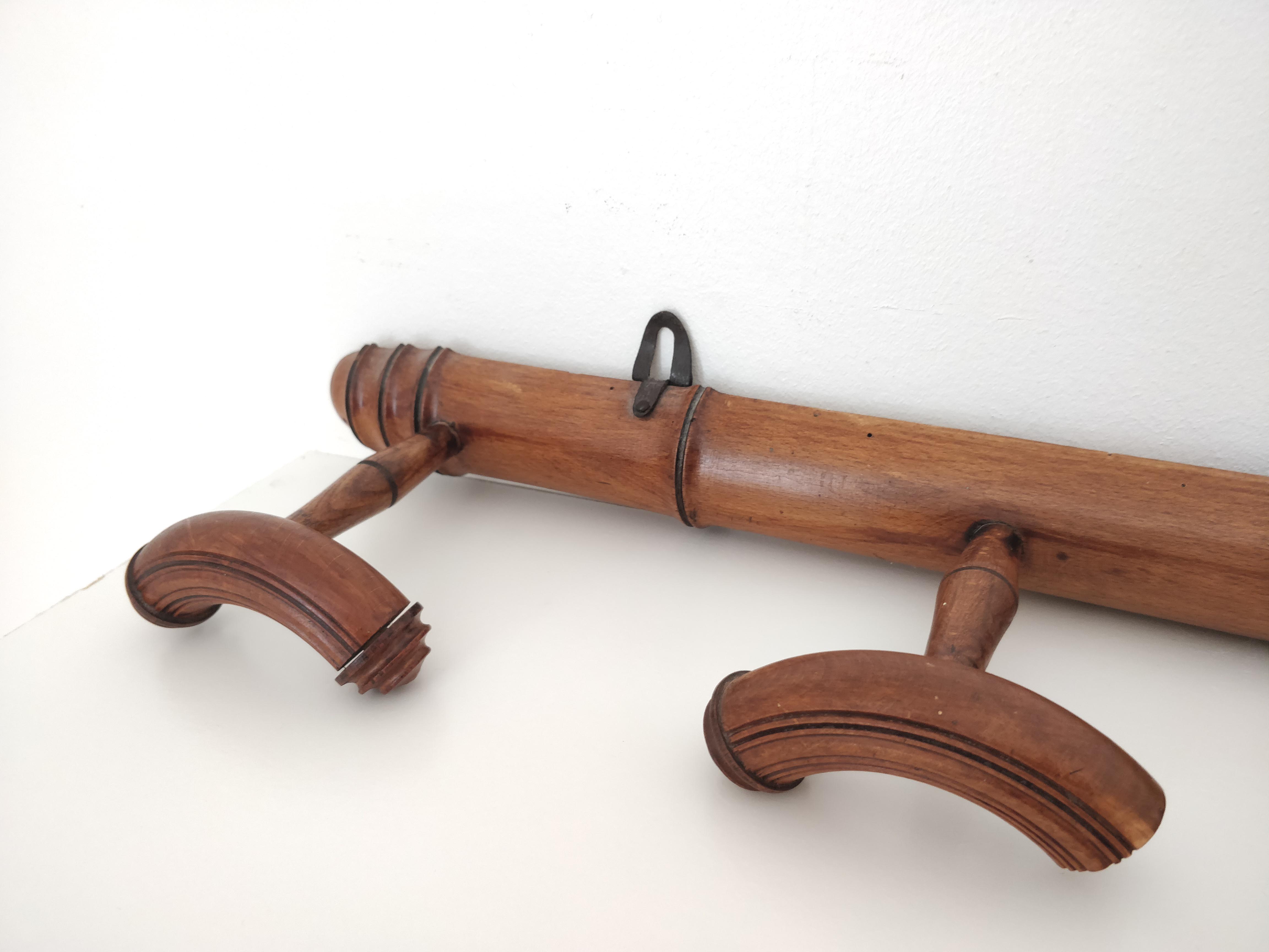 Bamboo-style wooden patère