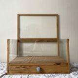 Display cabinet in solid oak and glass