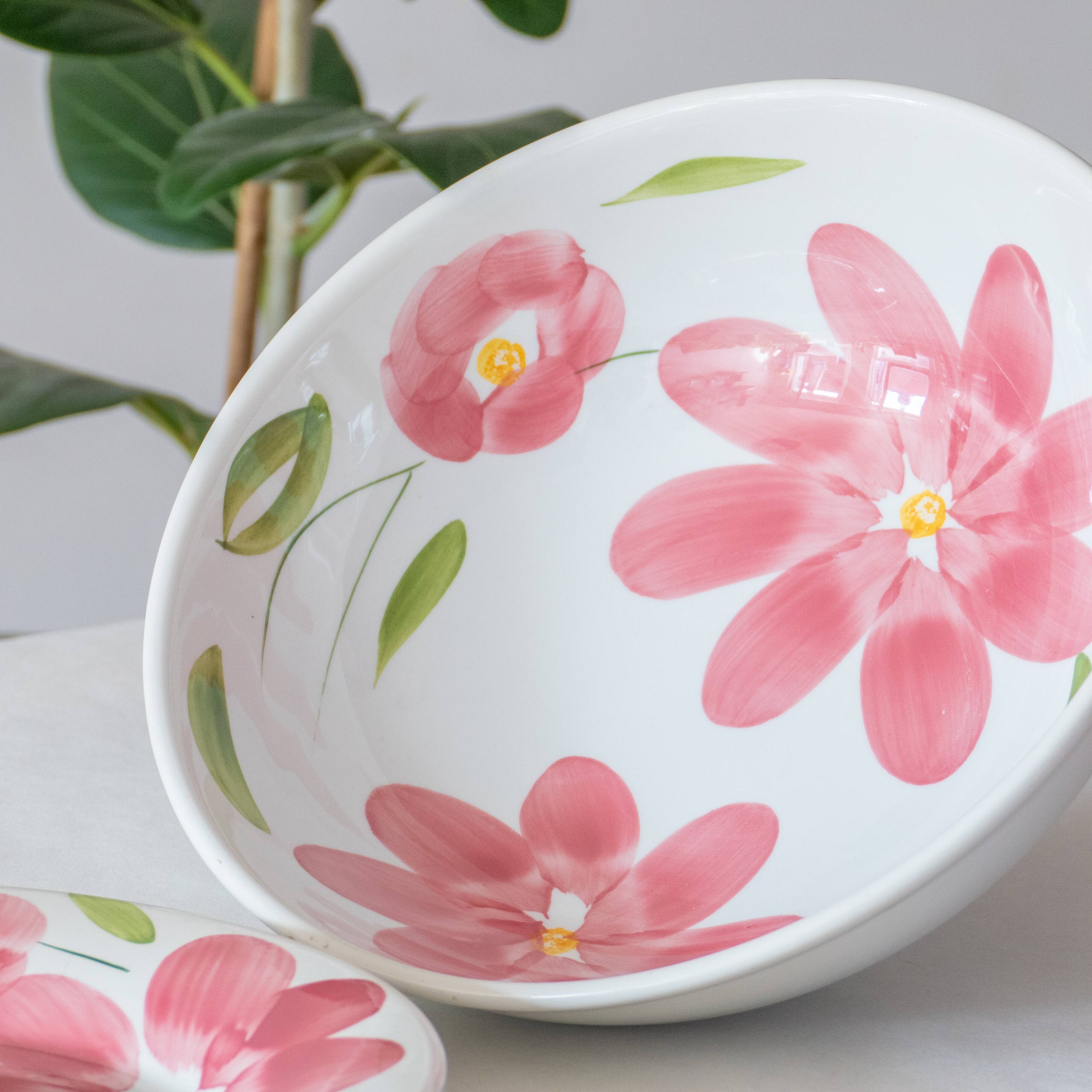 Duo of san marciano dishes painted by hand