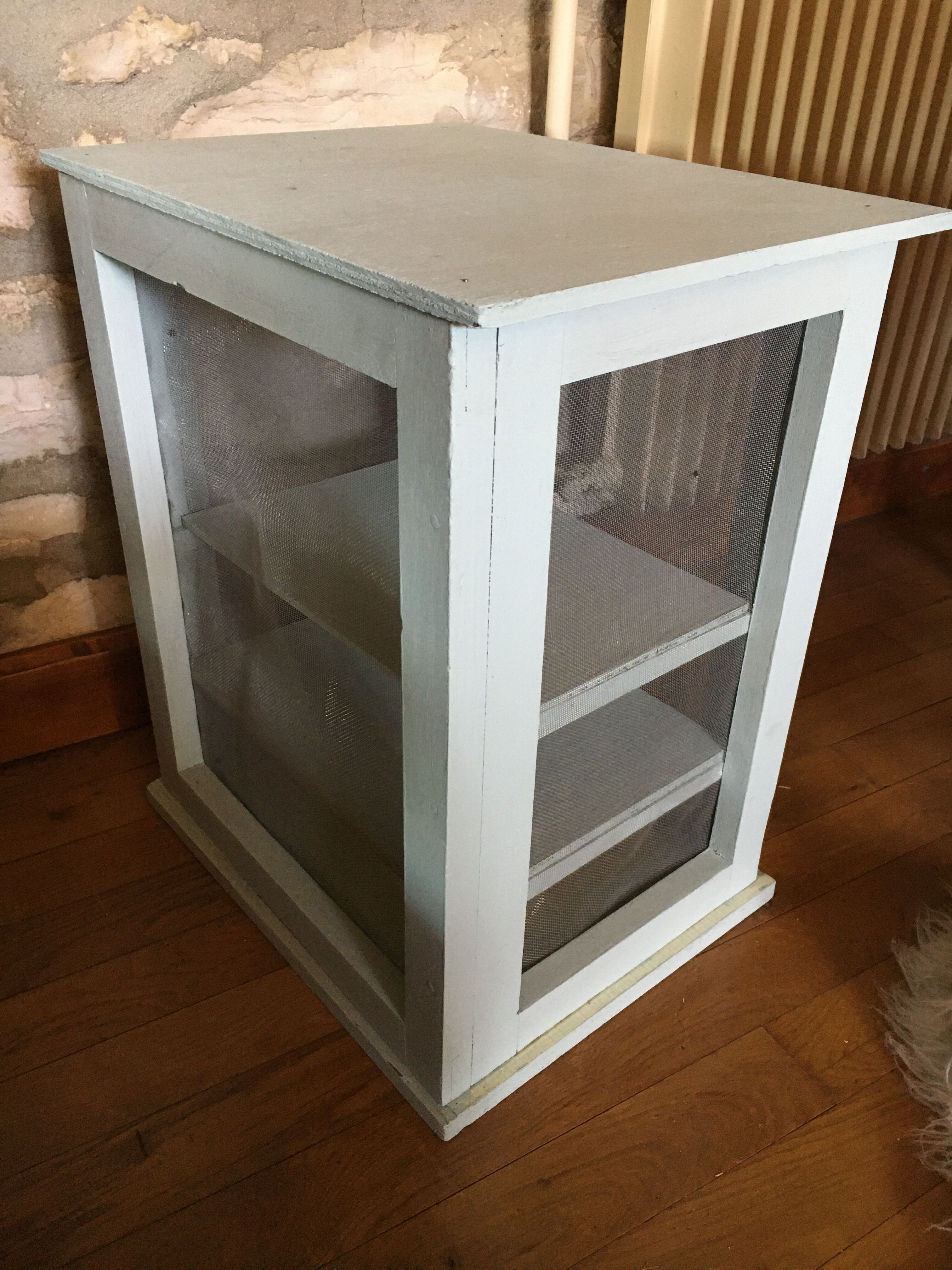 Garde manger en bois vintage