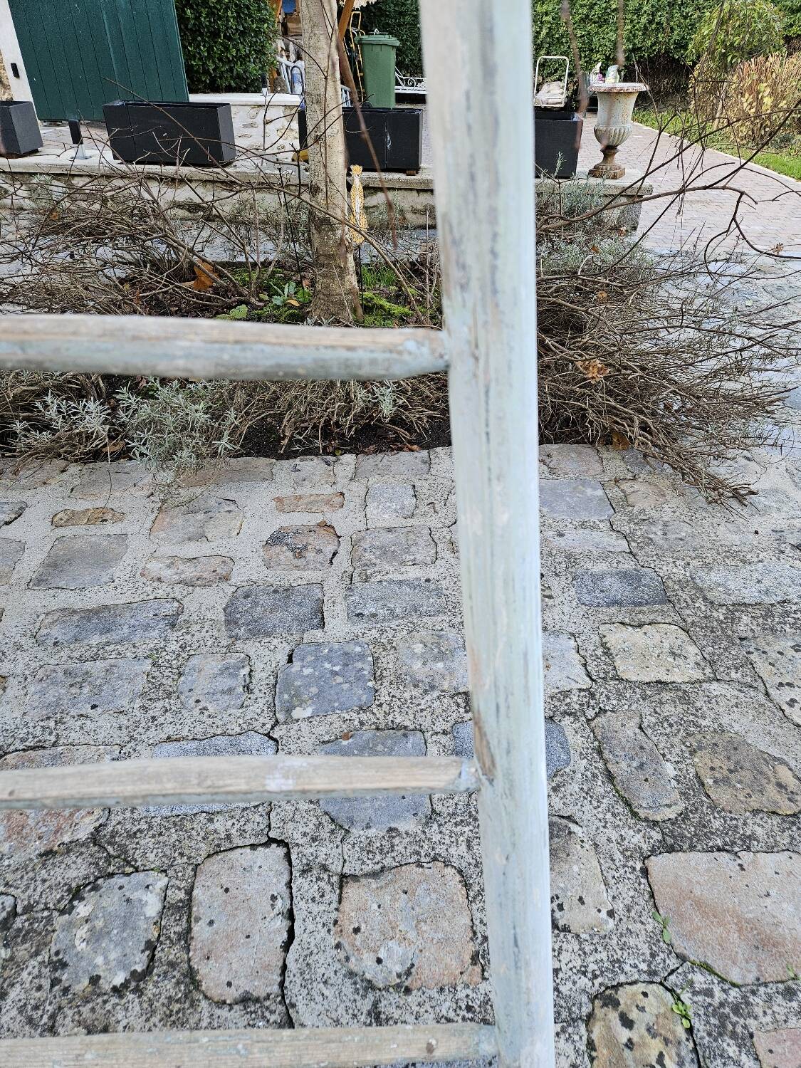Wooden picking ladder