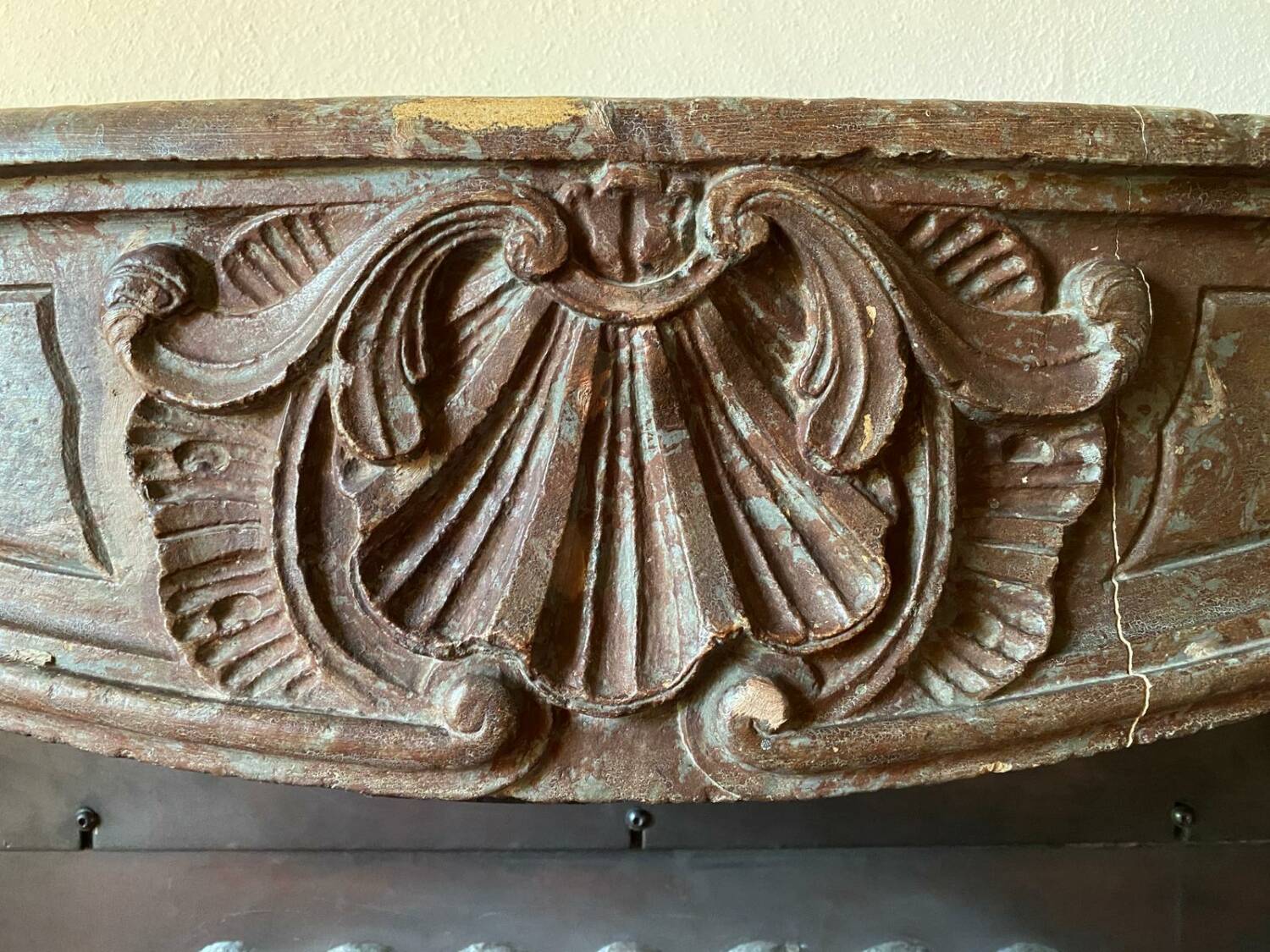Louis XV fireplace in Burgundy stone with Danish stove