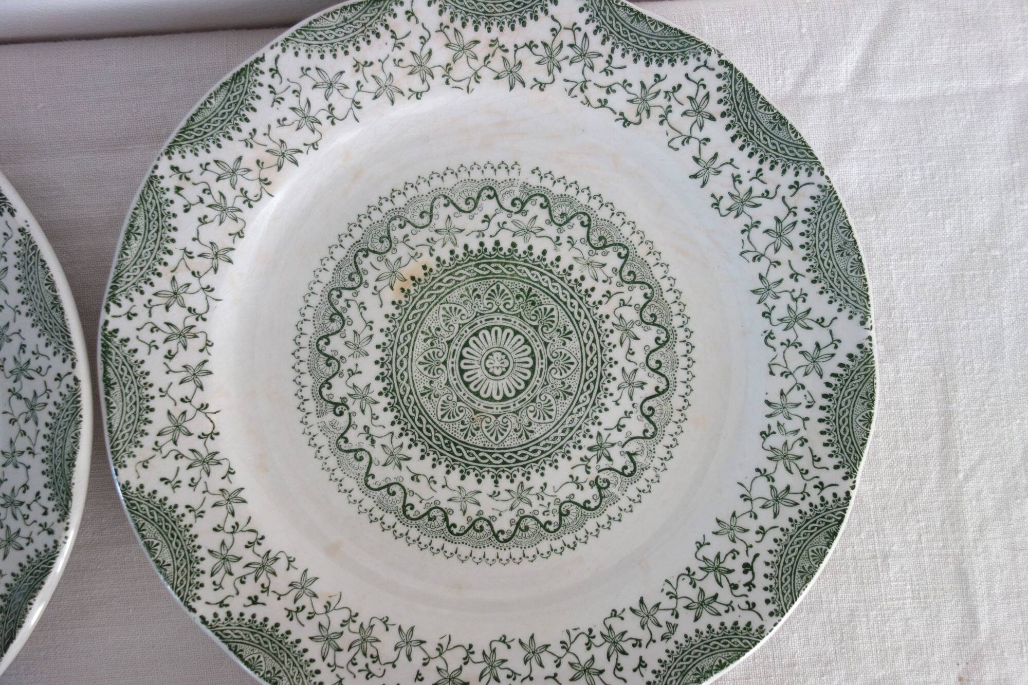 6 flat plates Fine Ware earthenware