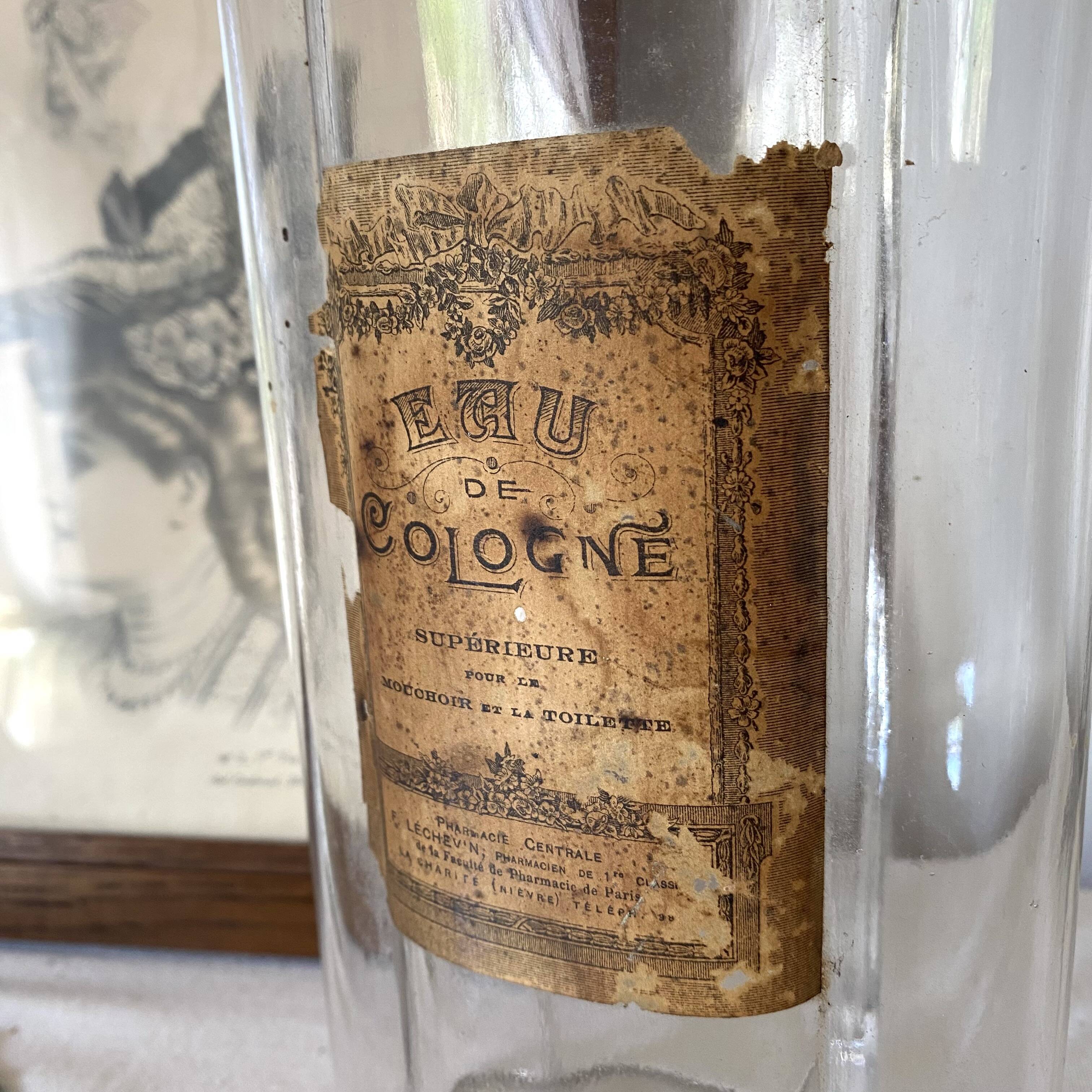 Flacon ancien d'eau de Cologne