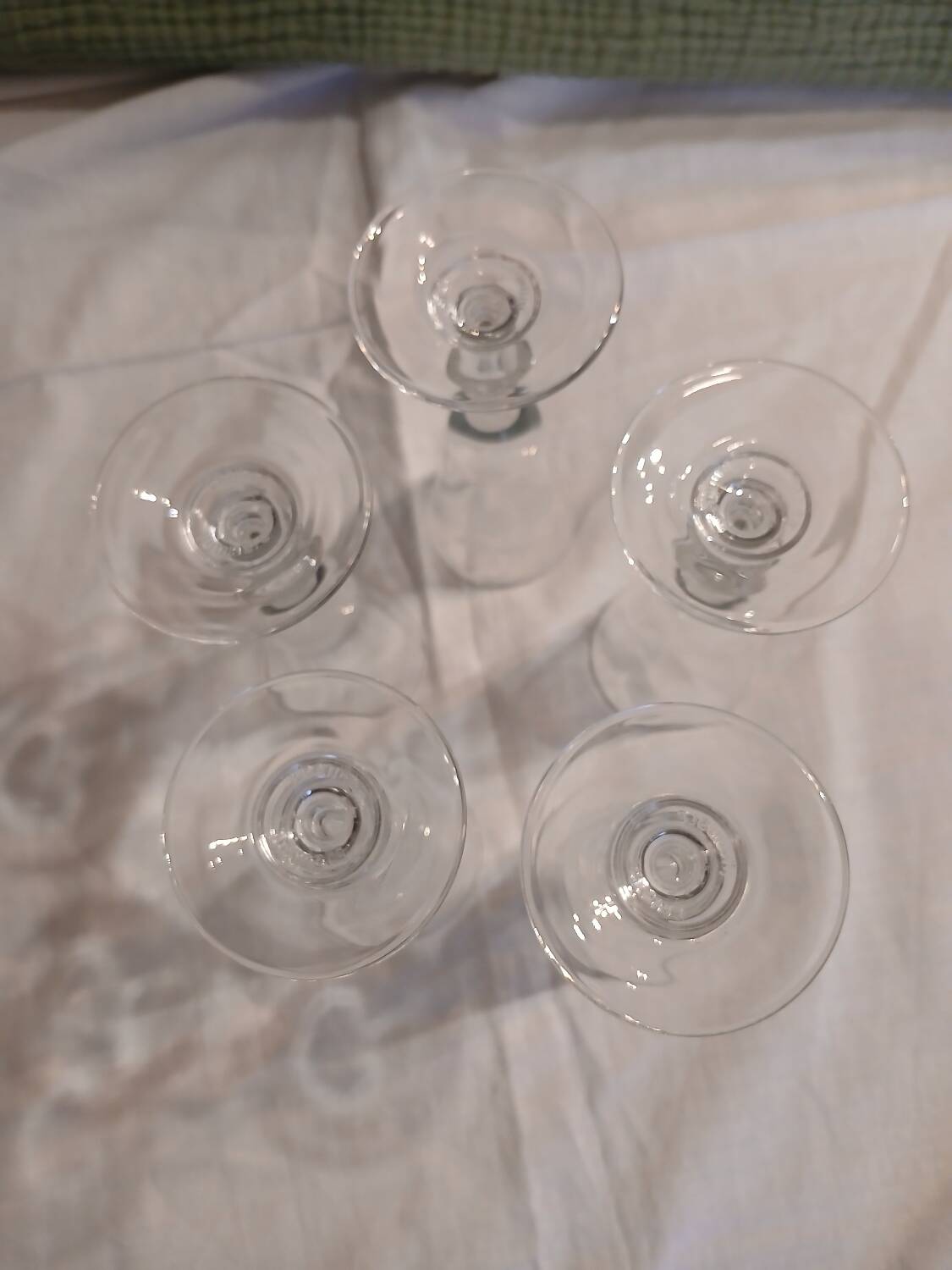 5 liqueur or brandy glasses