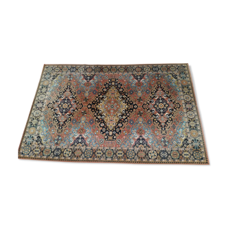 Persian oriental carpet 2m x 3m