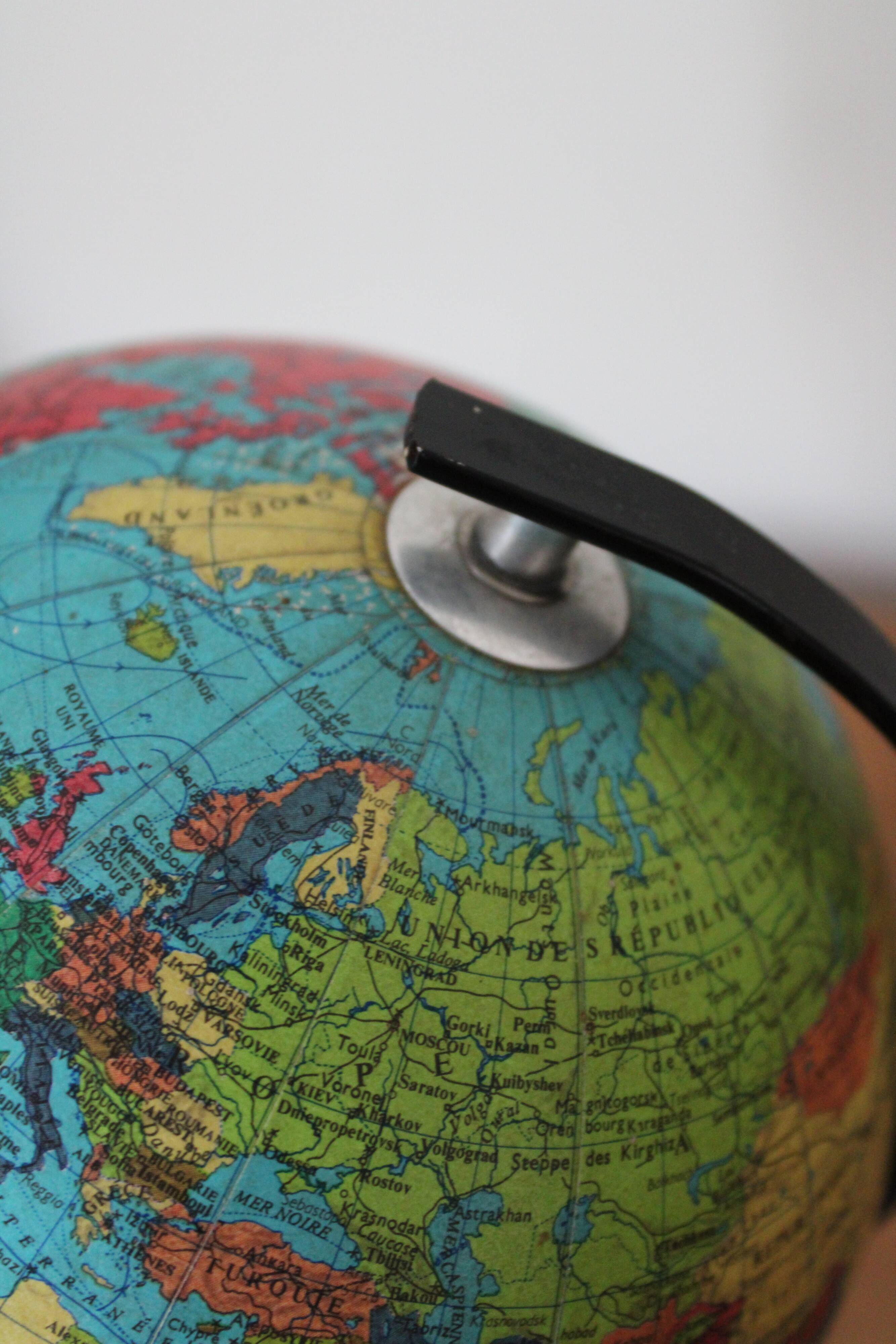 Tripod globe 1970