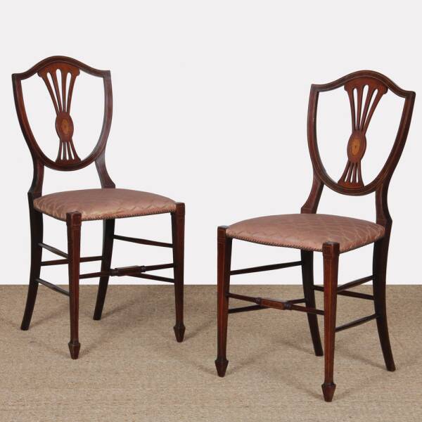 Paire de chaises, travail anglais de la fin du XIXe siècle