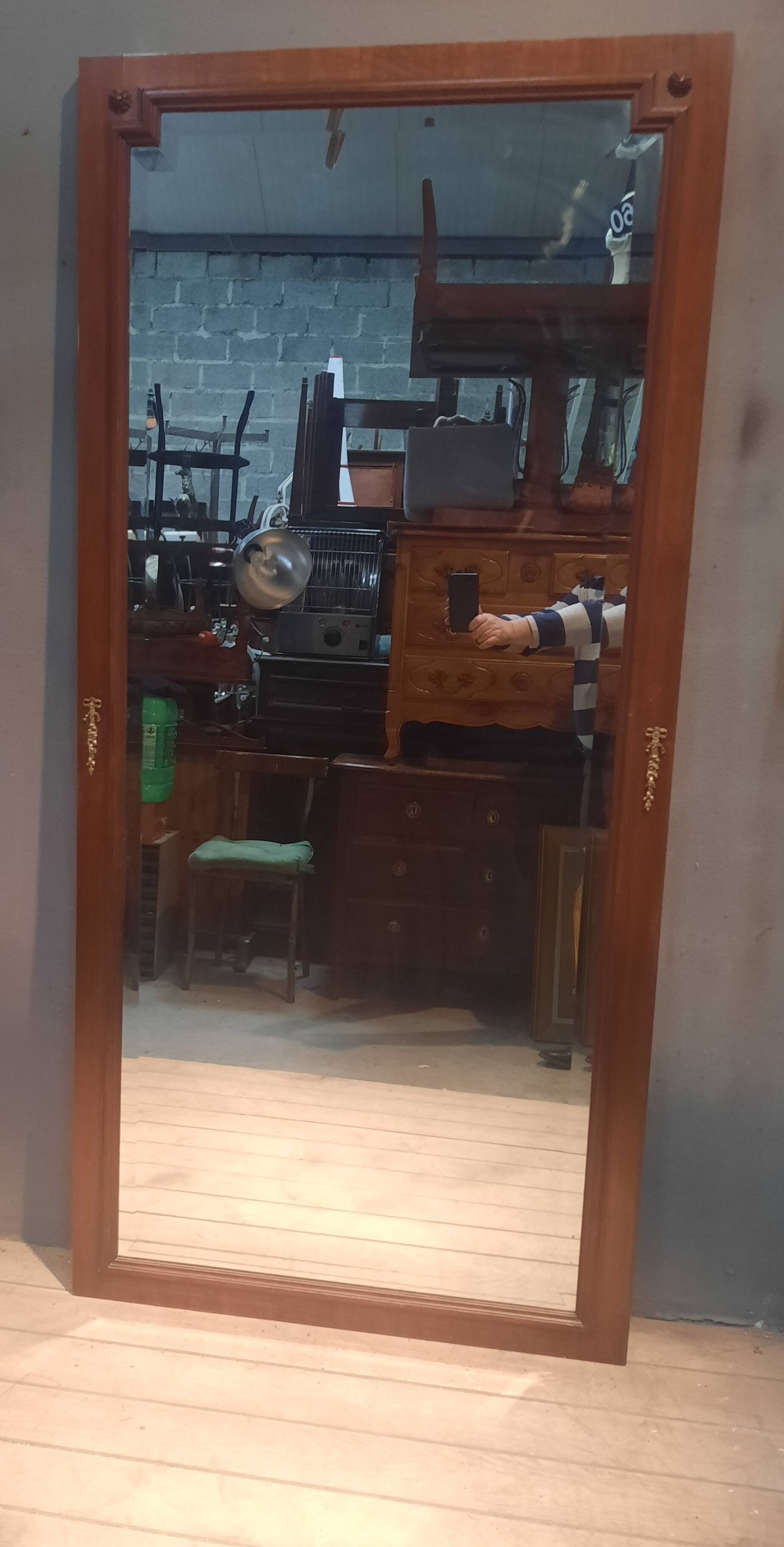 Large bevelled mirror