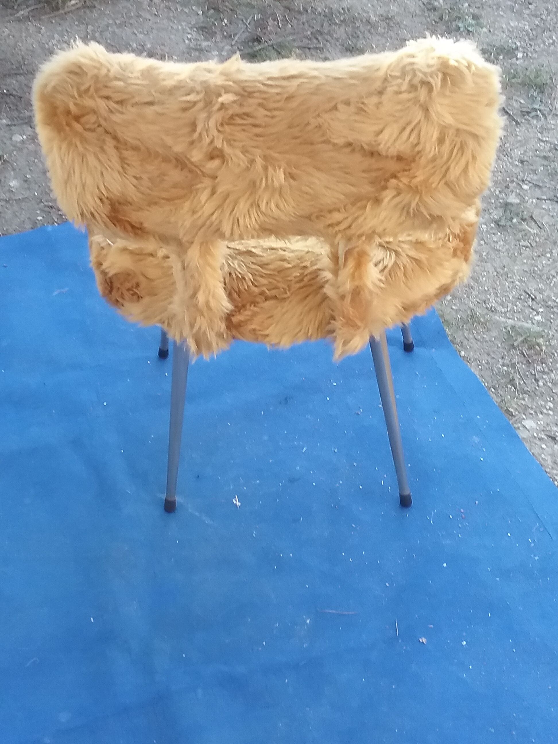 Vintage moumoute chair