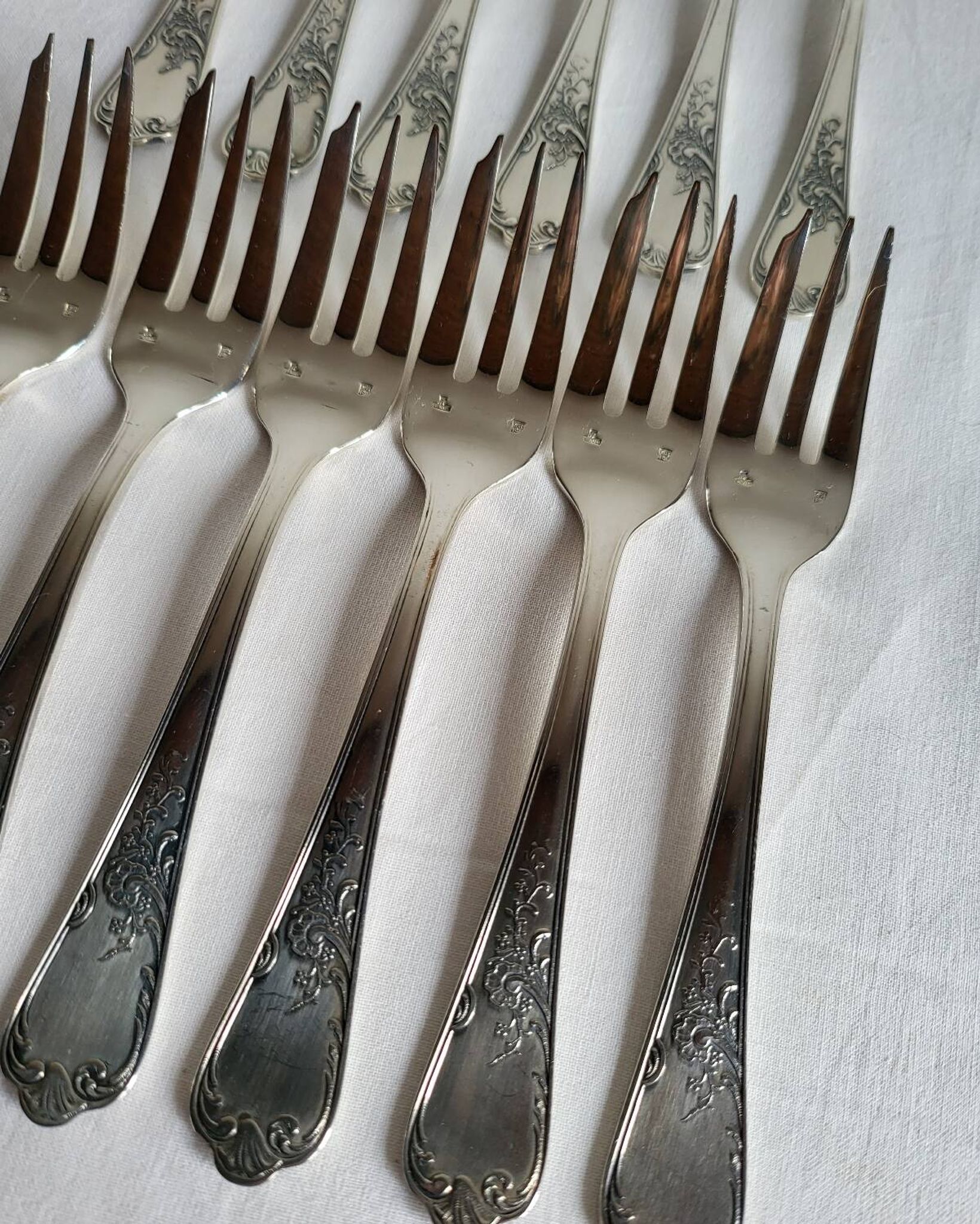 12 silver-plated dessert forks Guildar