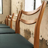 Set 4 green Scandinavian chairs