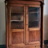 Armoire Empire avec colonnes ornées de bronze