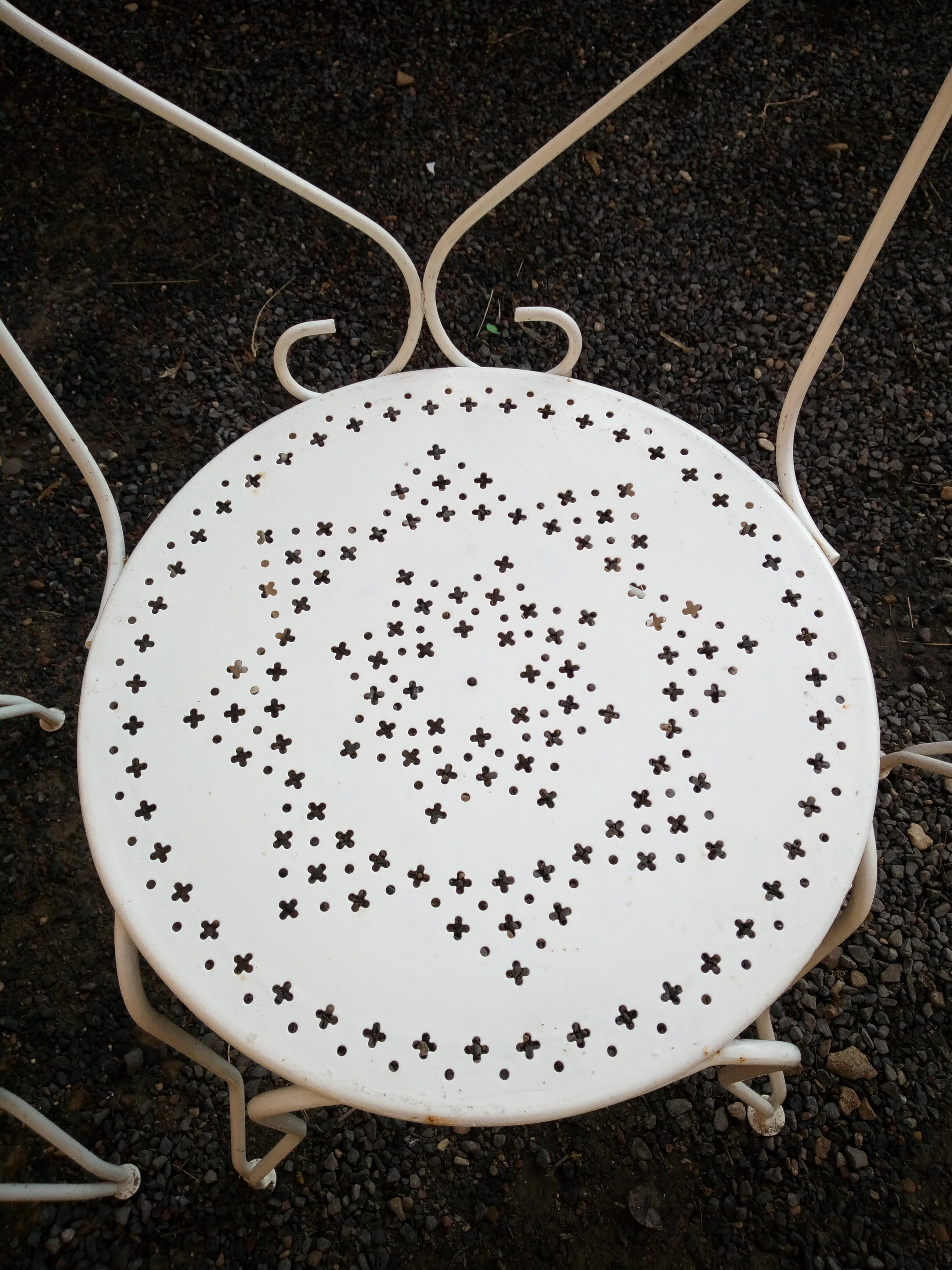 Set of 4 iron garden chairs