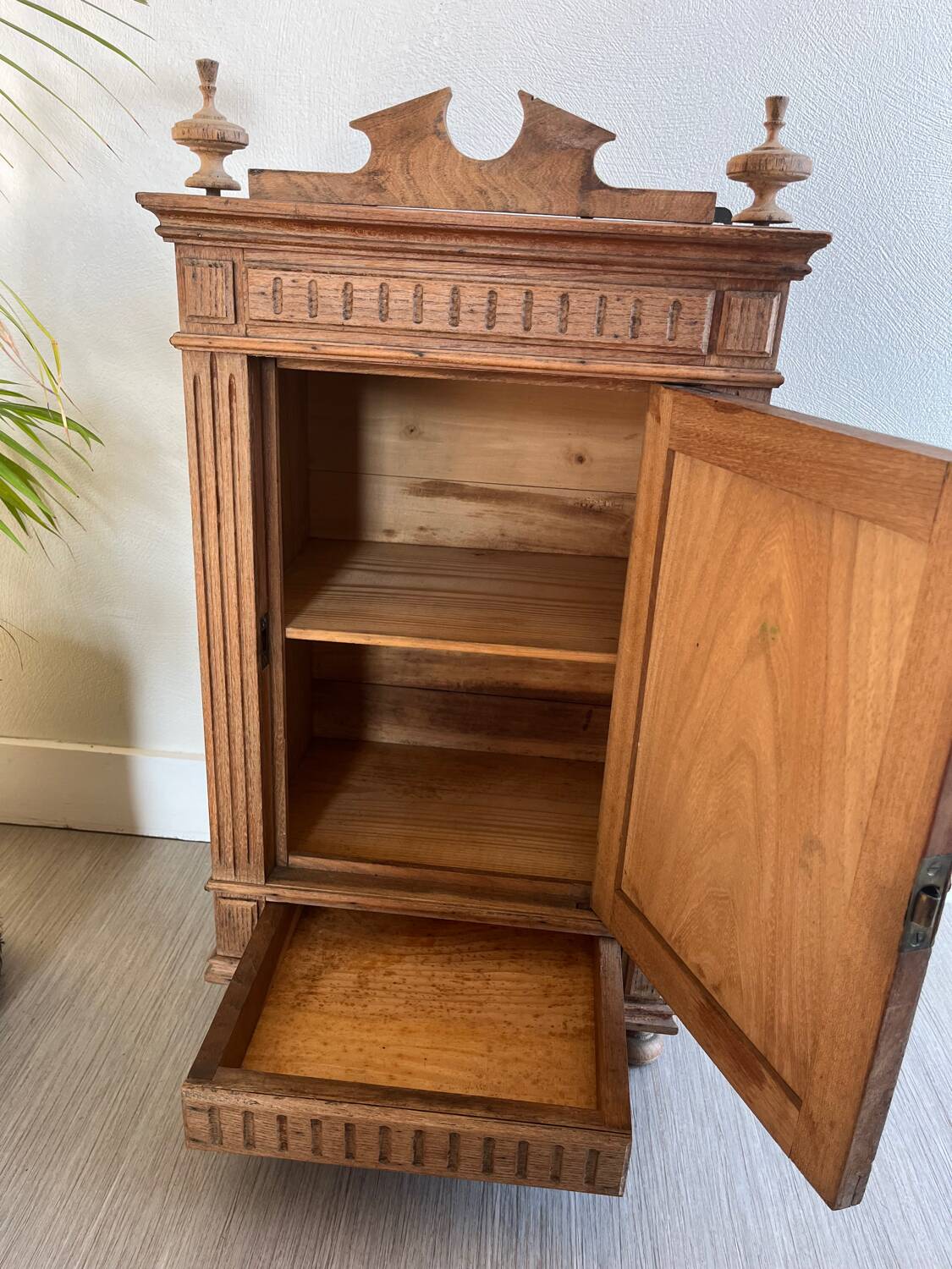 Old wooden bedside cabinet / bathroom cabinet / medicine cabinet