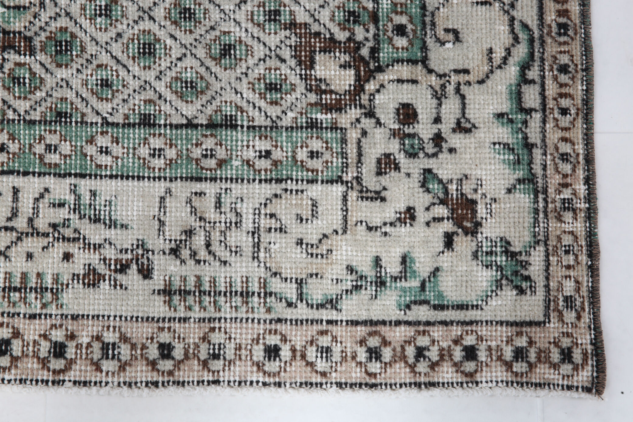 Green carpet rug 212x116cm