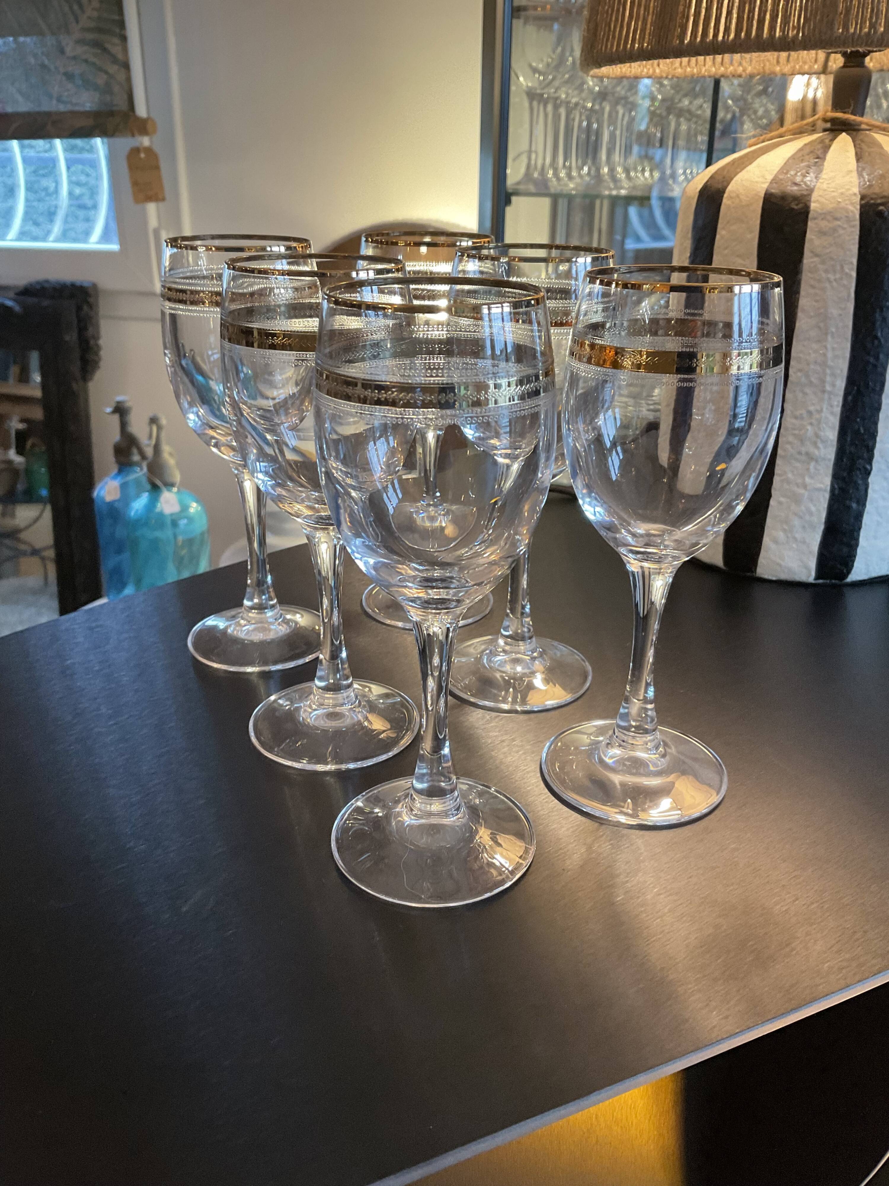 6 Burgundy glasses in engraved crystal and gilding