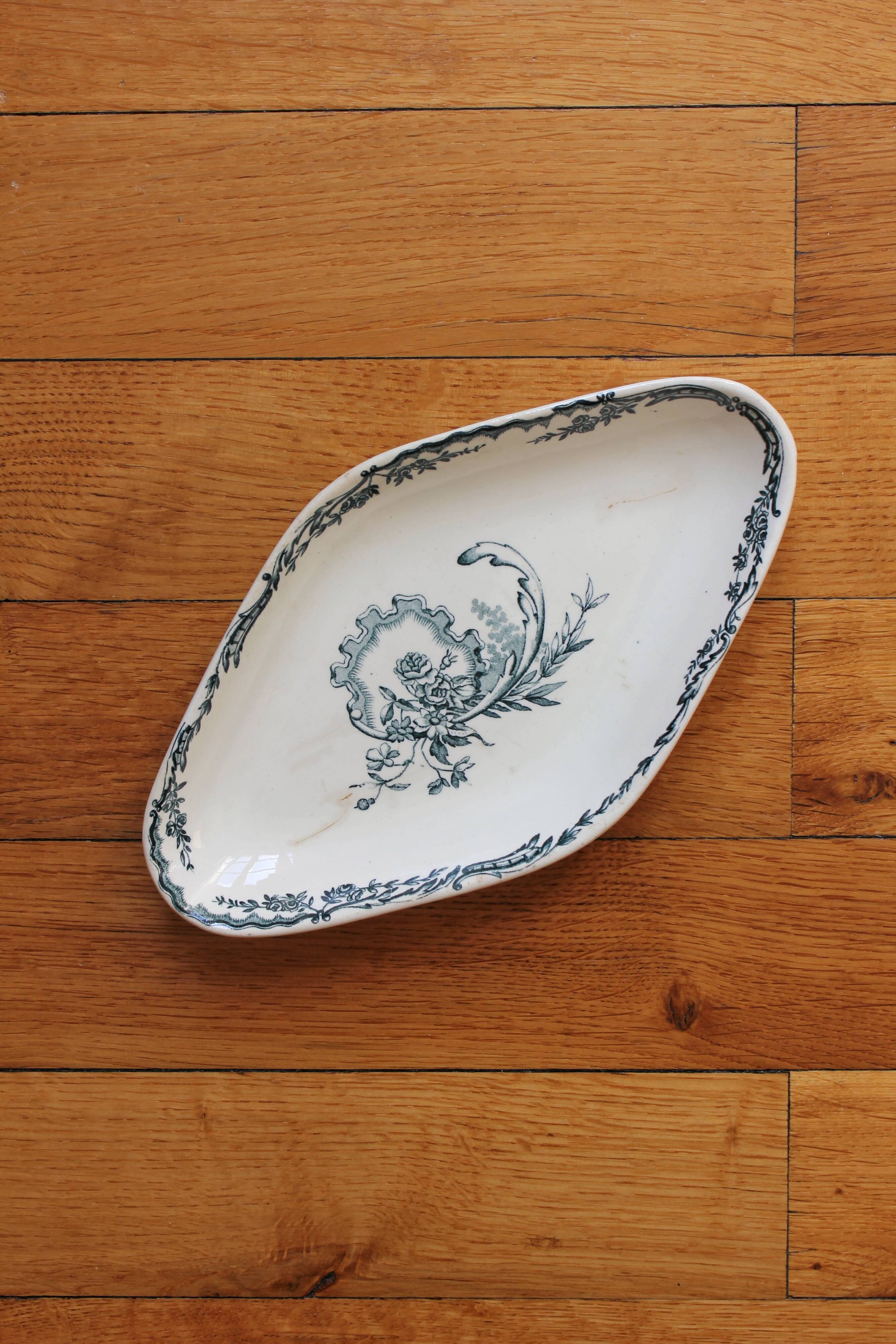 Small ramekin in iron earthenware "Trianon" model from Salins